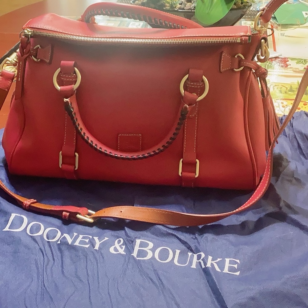 Like new! I only used it twice. Just in my closet.